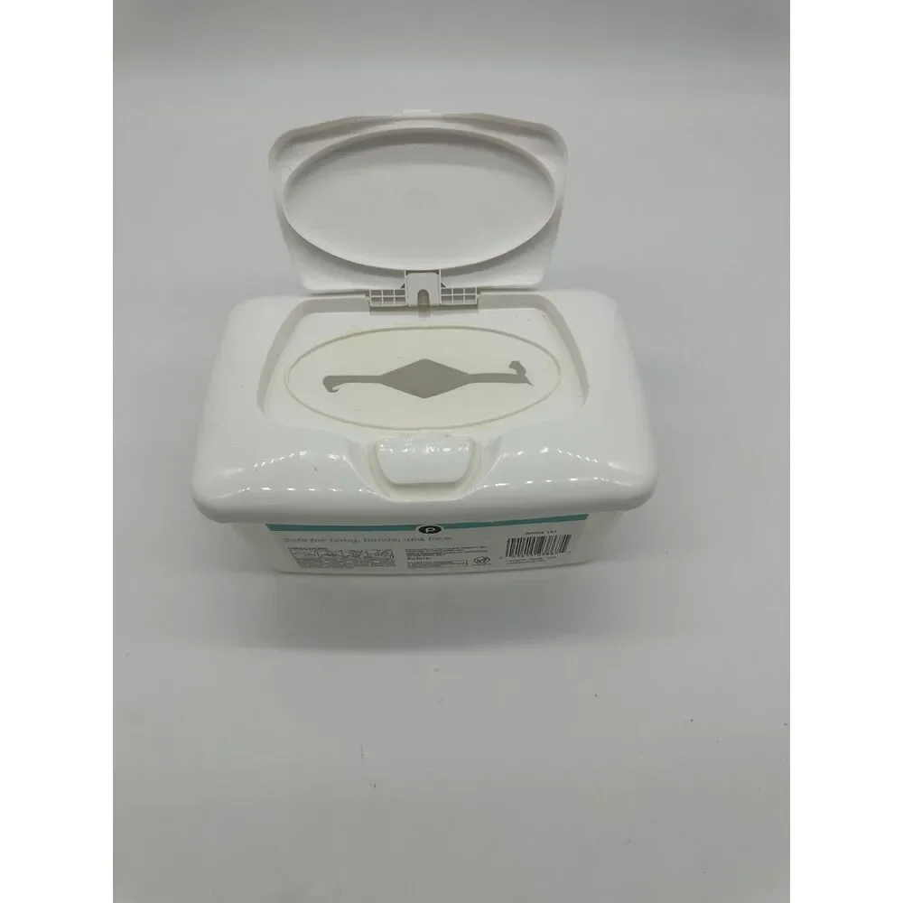 Publix Wet Wipes Dispenser Container with Lid 8 x 5 x 3.5 Resealable